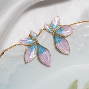 ✨Anthropologie Leana Purple Petal Earrings